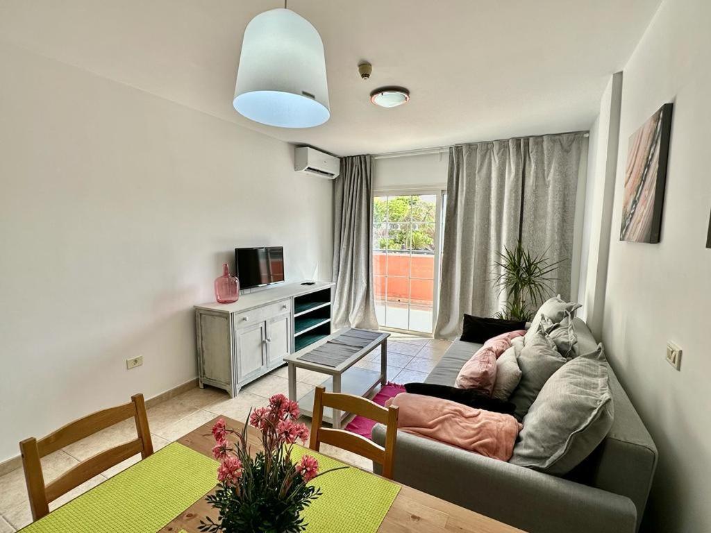 Sunny Apartment & Heated Pool Los Cristianos  Zewnętrze zdjęcie