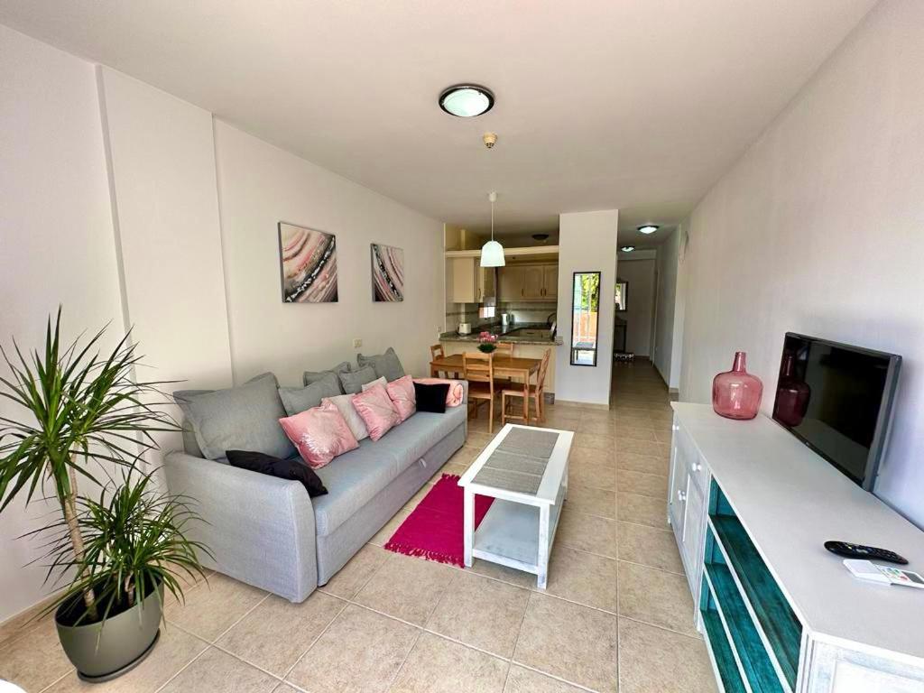 Sunny Apartment & Heated Pool Los Cristianos  Zewnętrze zdjęcie