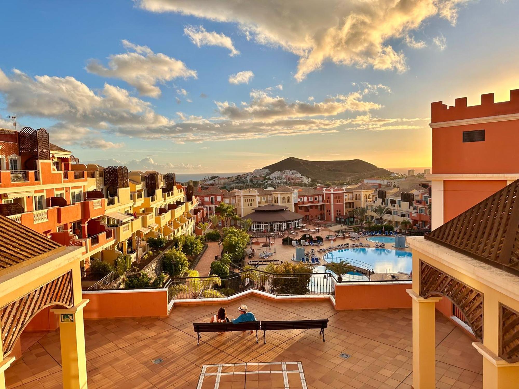 Sunny Apartment & Heated Pool Los Cristianos  Zewnętrze zdjęcie