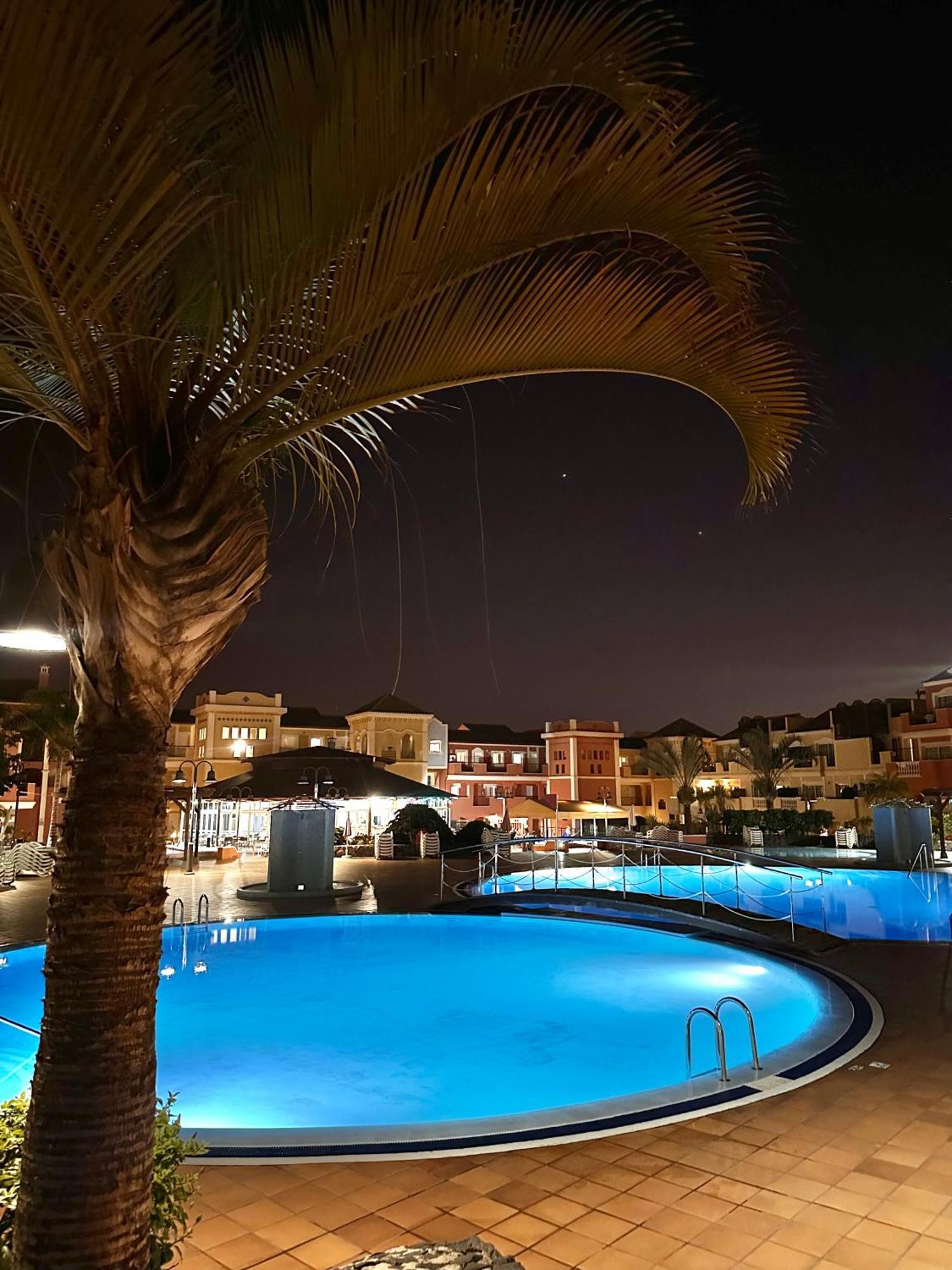 Sunny Apartment & Heated Pool Los Cristianos  Zewnętrze zdjęcie